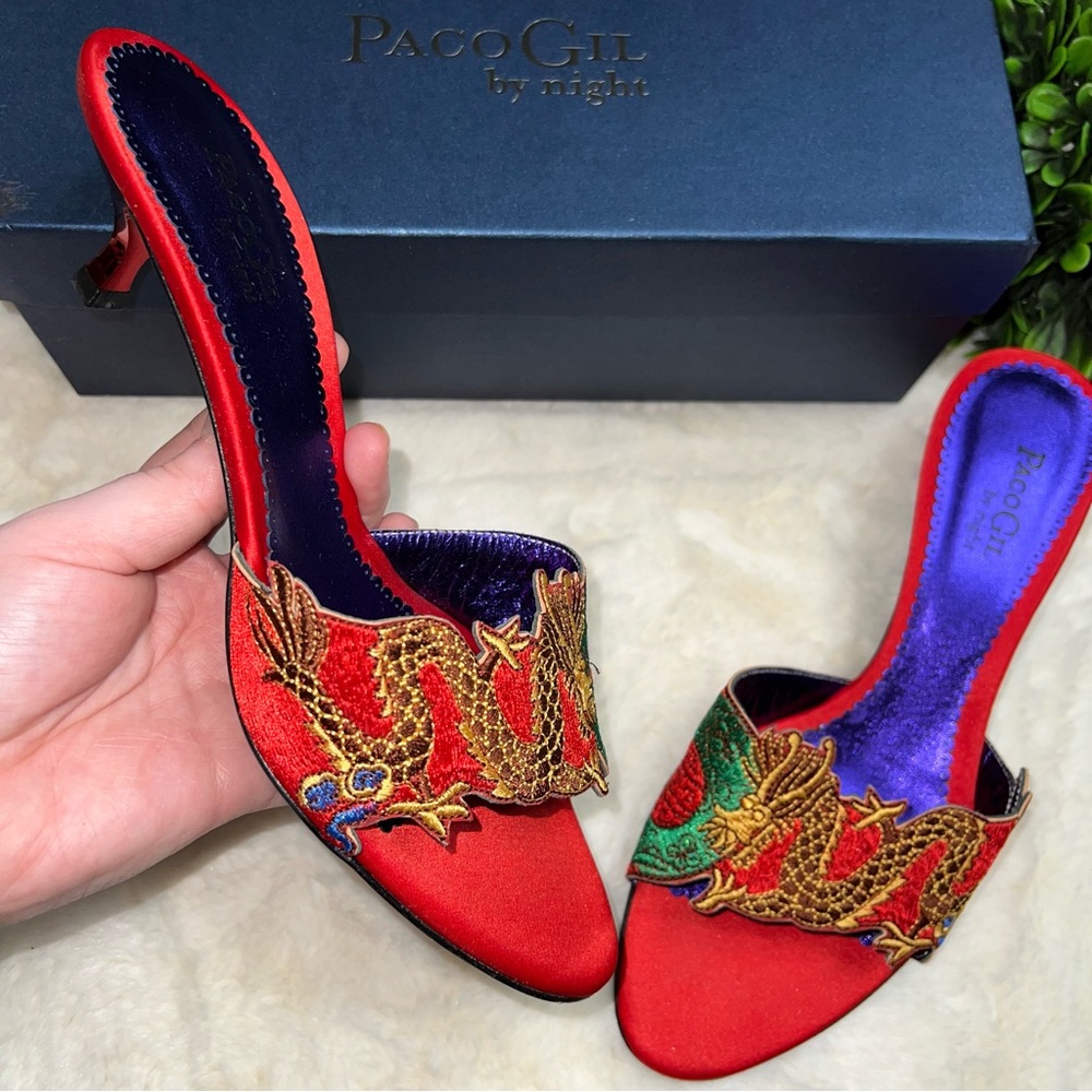 NEW Vintage Paco Gil By Light heels with Gold Woven Dragon Motif